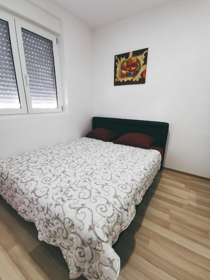 Cozy Corner Apartments - Free Parking & Wi-Fi Cuprija Exterior photo